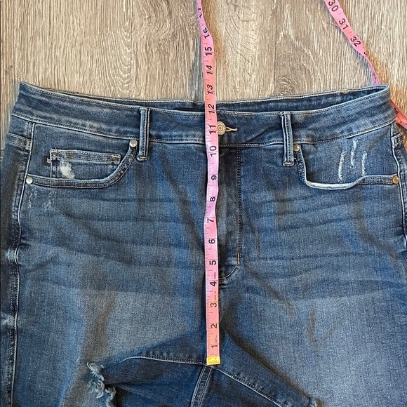 Judy Blue Distressed Denim Shorts blue size xxl frayed hem - Picture 9 of 9